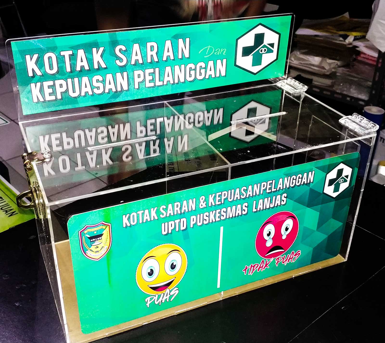 Kotak Saran Akrilik
