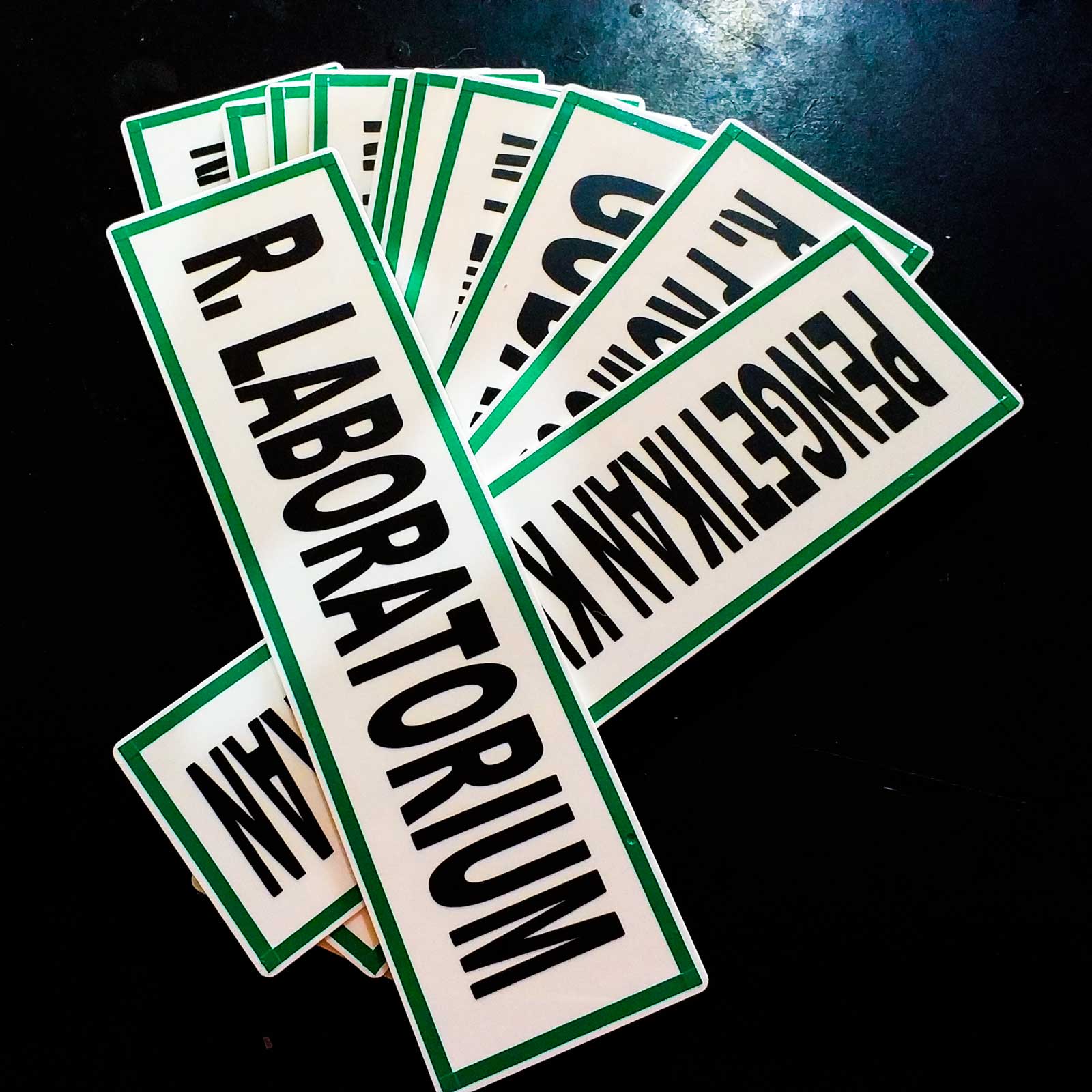 Sign Akrilik Stiker